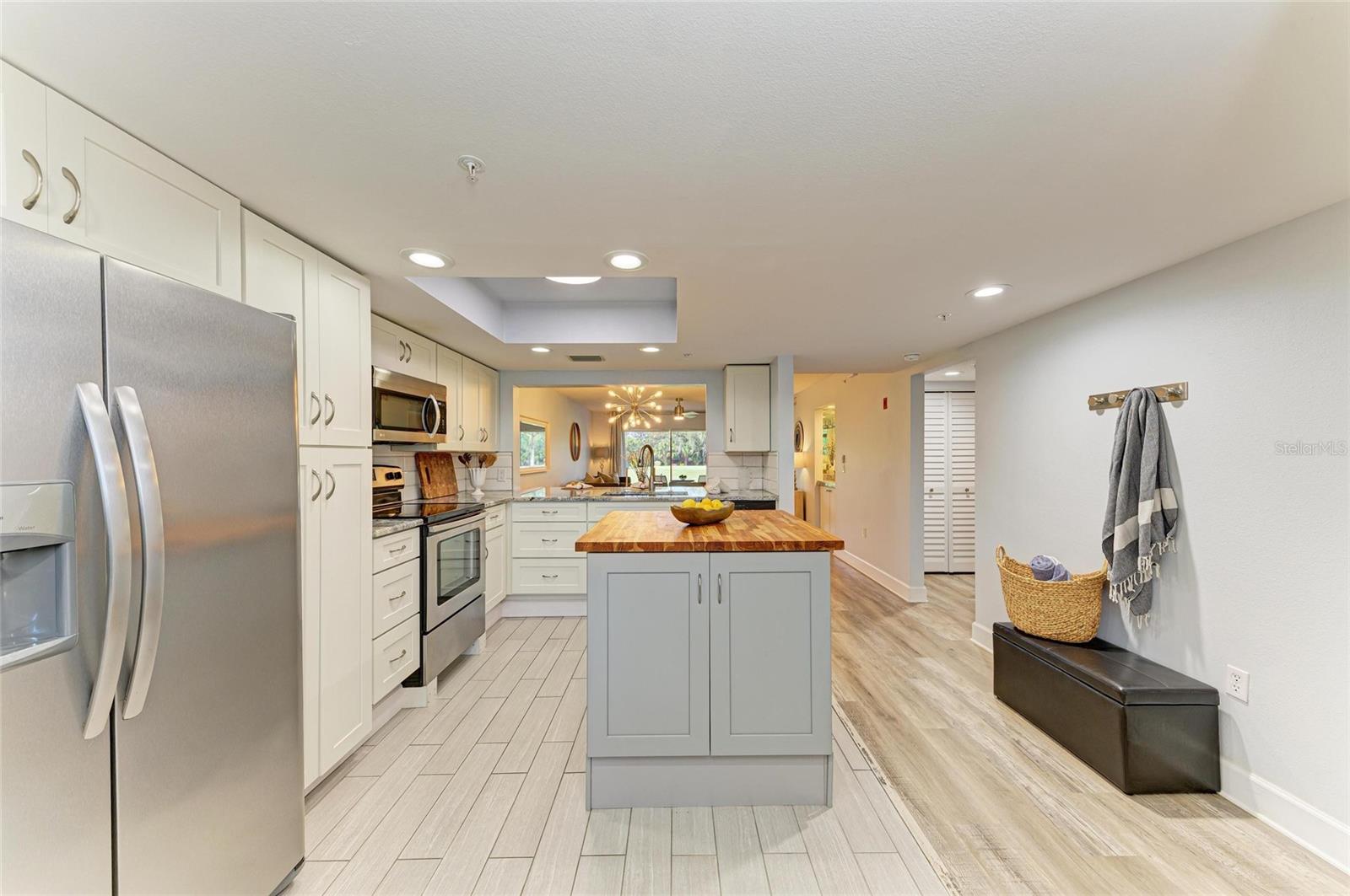 Image 7 of 50 For 9320 Clubside Circle 2104