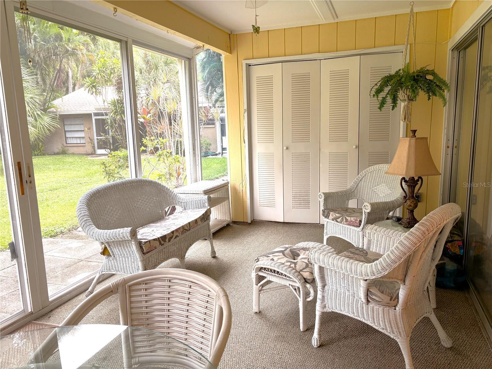 Image 17 of 22 For 4701 Village Gardens Drive 61