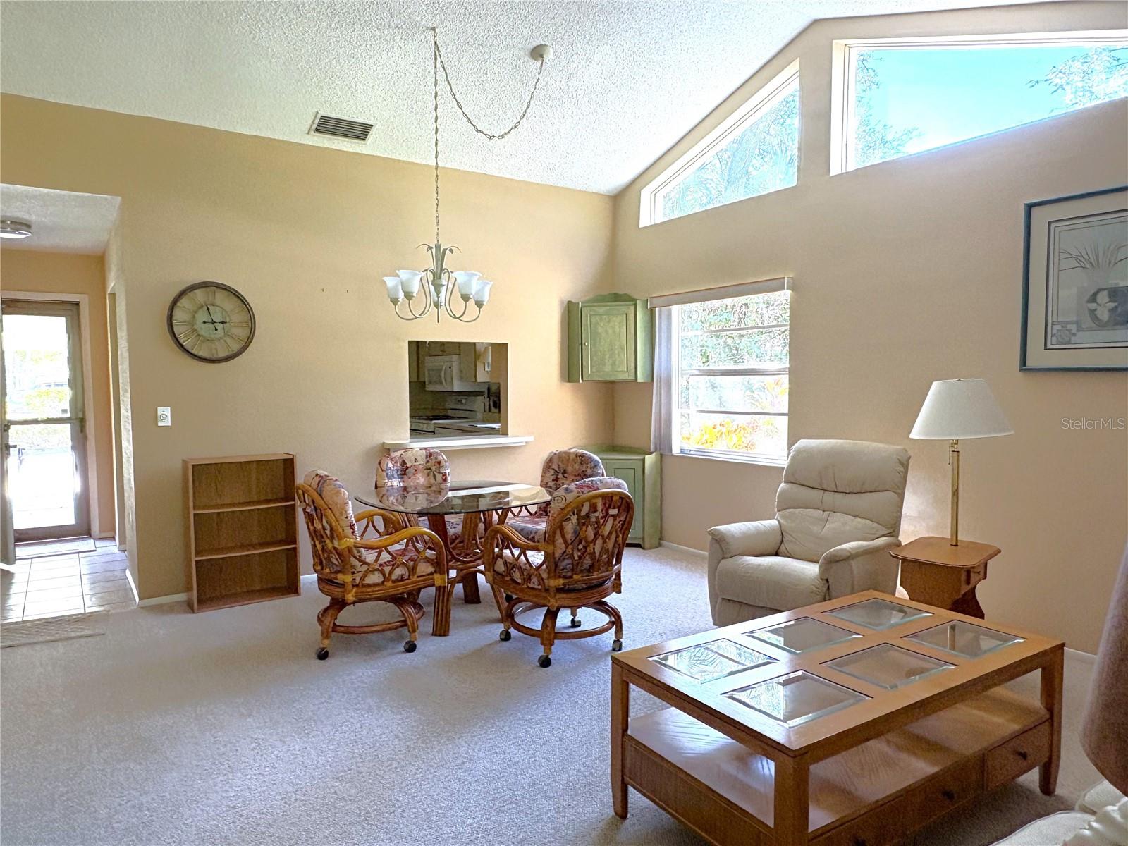 Image 4 of 22 For 4701 Village Gardens Drive 61