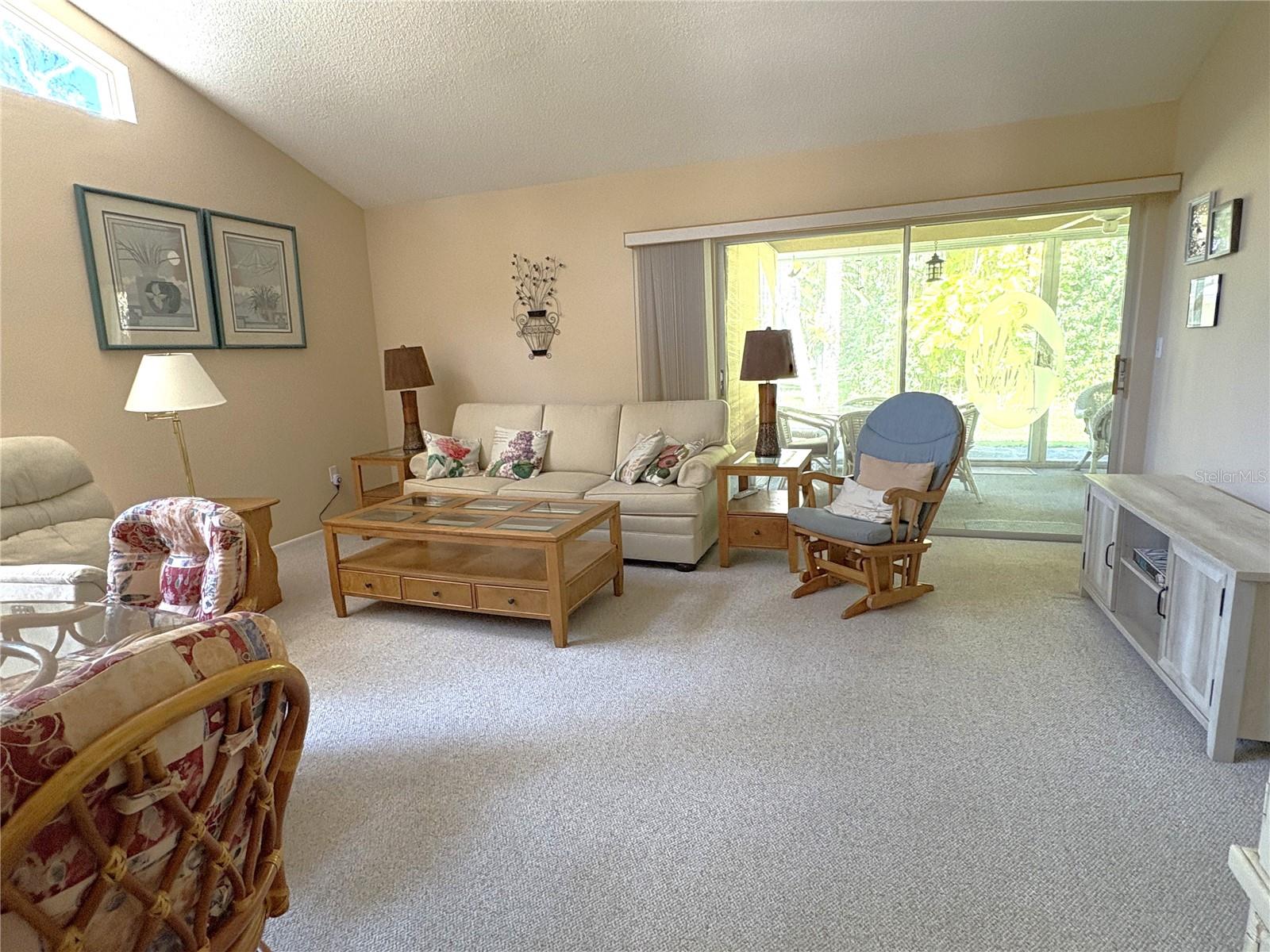 Image 6 of 22 For 4701 Village Gardens Drive 61