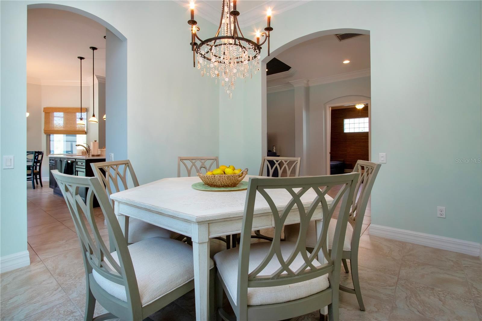 Image 24 of 84 For 4940 Tobermory Way