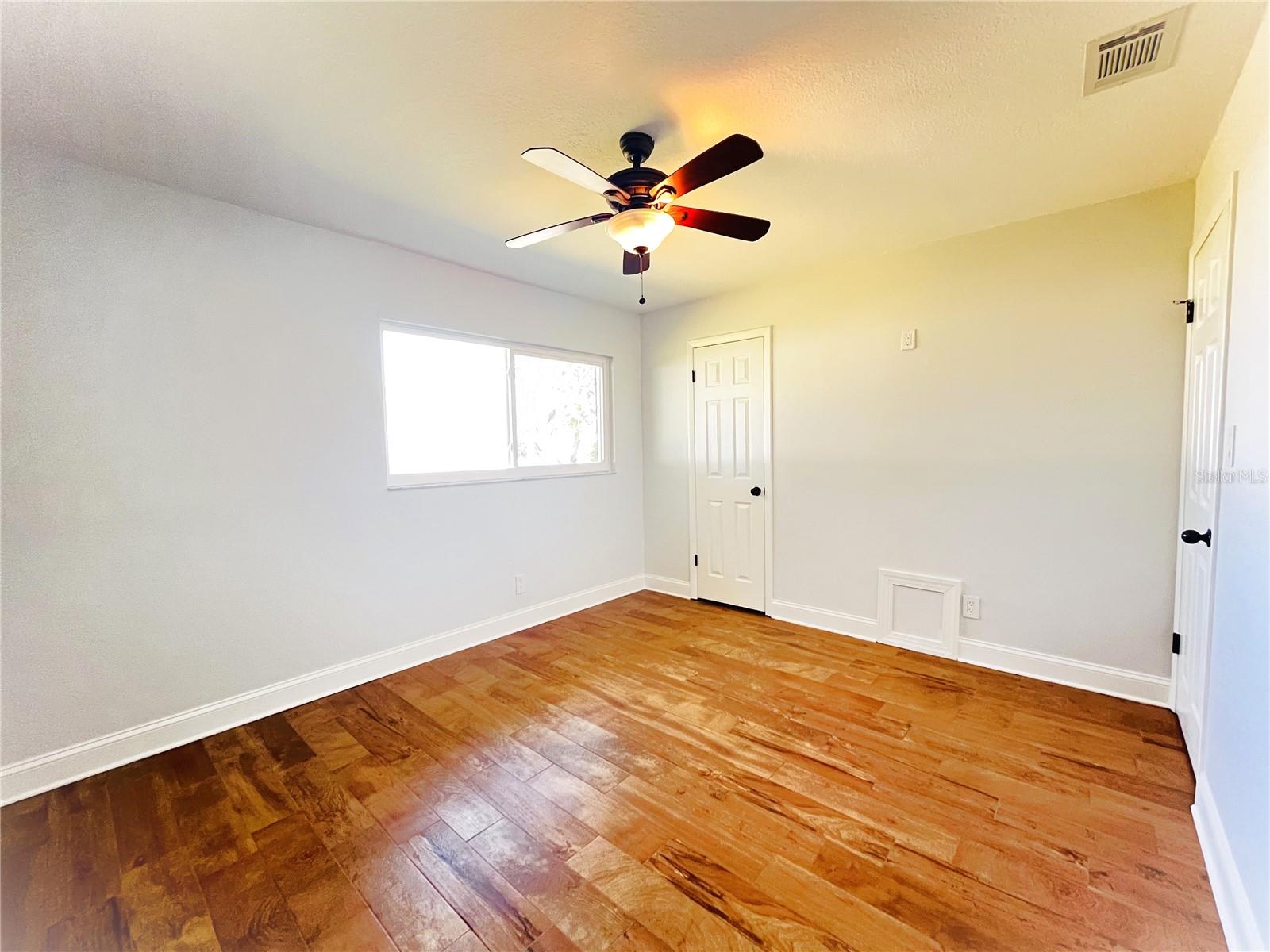 Image 15 of 33 For 2905 21st Avenue W