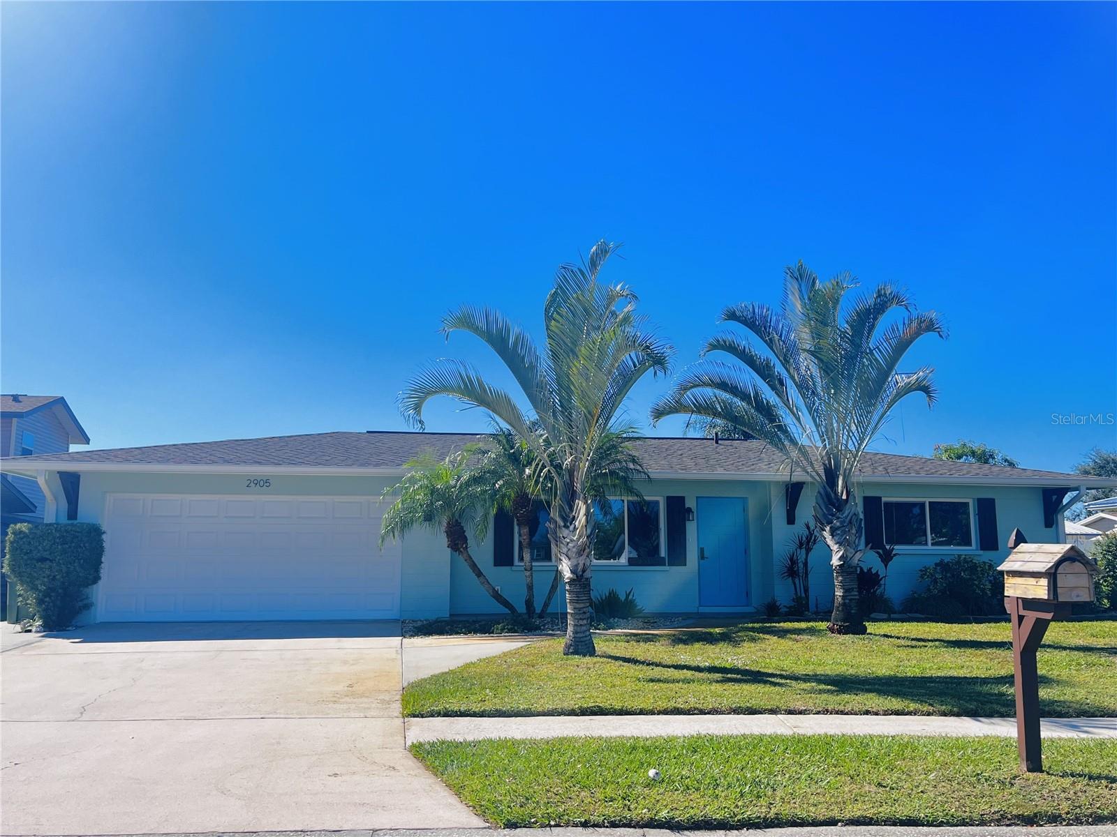 Image 2 of 33 For 2905 21st Avenue W