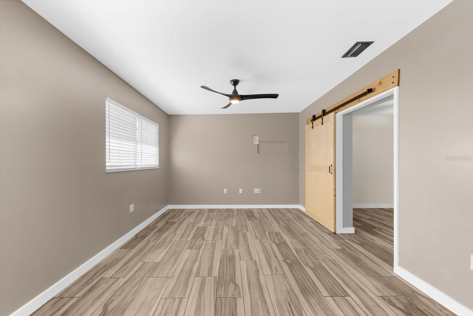 Image 14 of 58 For 904 66th Avenue W