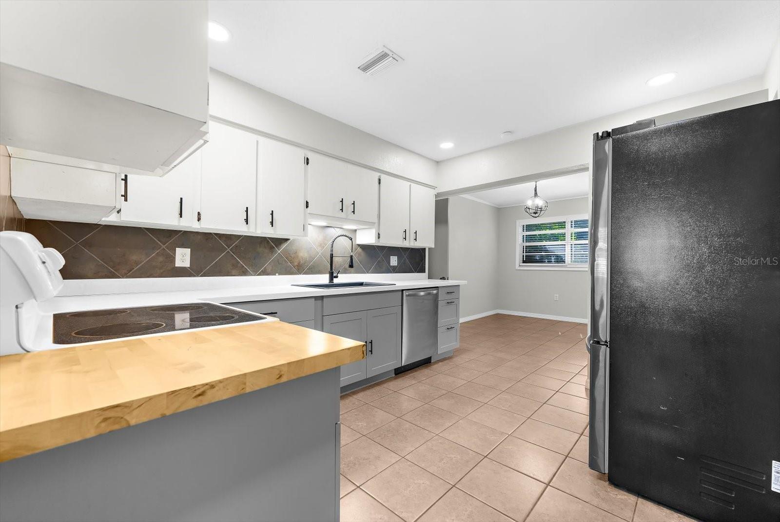 Image 32 of 58 For 904 66th Avenue W