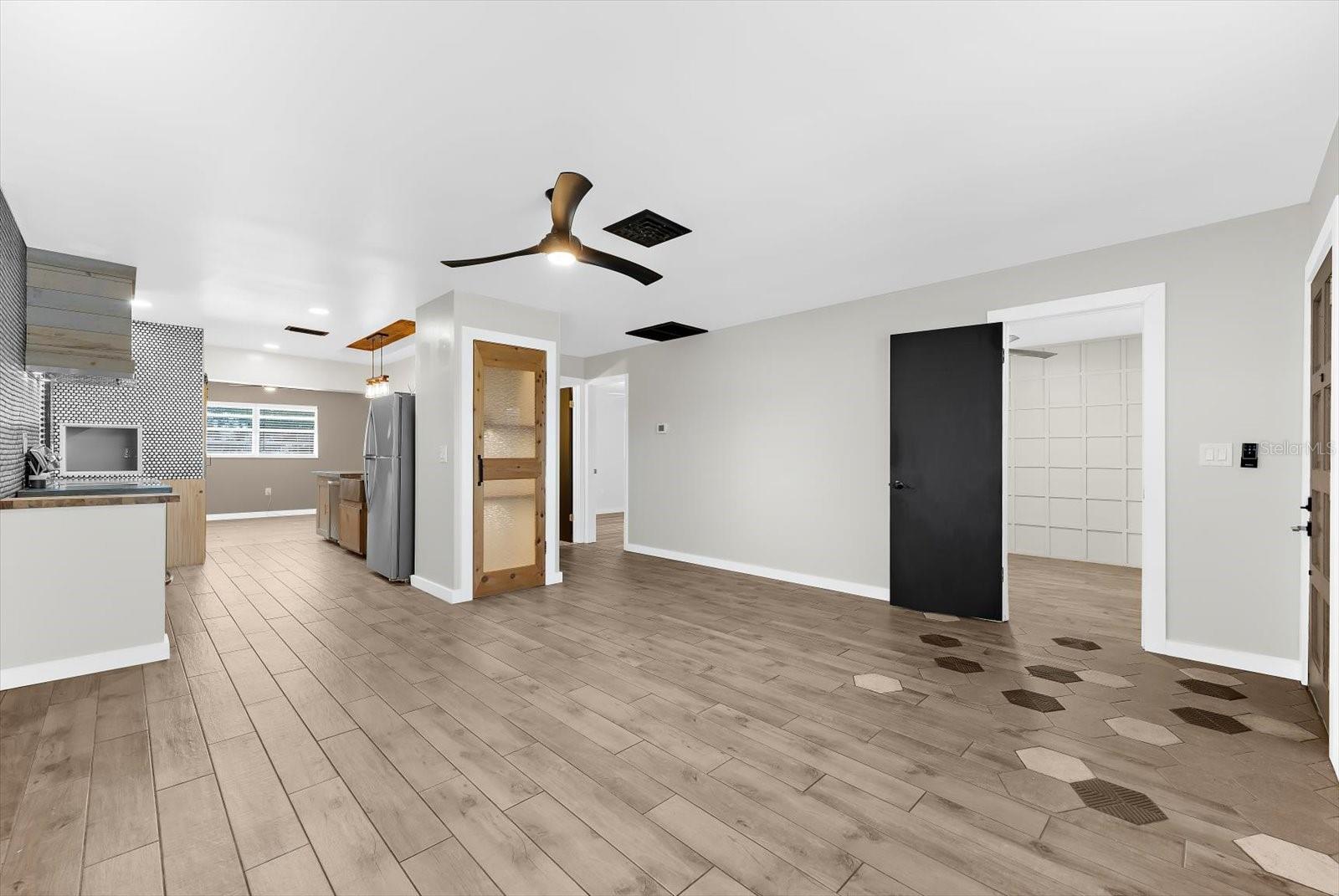 Image 5 of 58 For 904 66th Avenue W