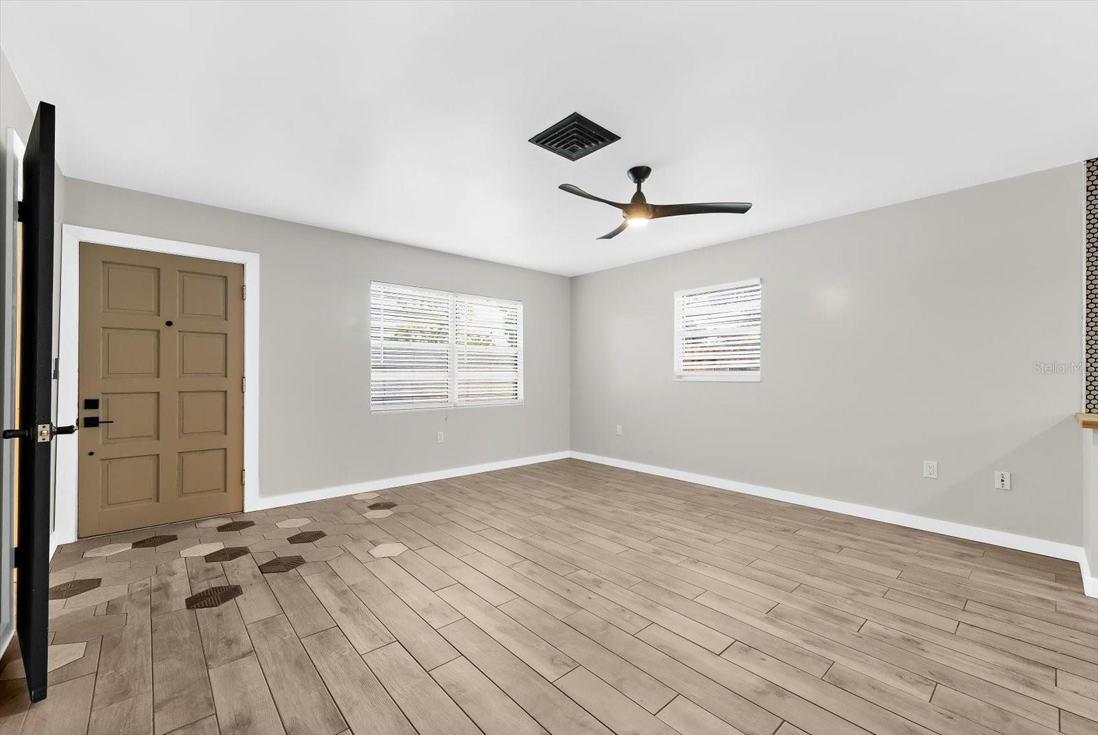 Image 6 of 58 For 904 66th Avenue W