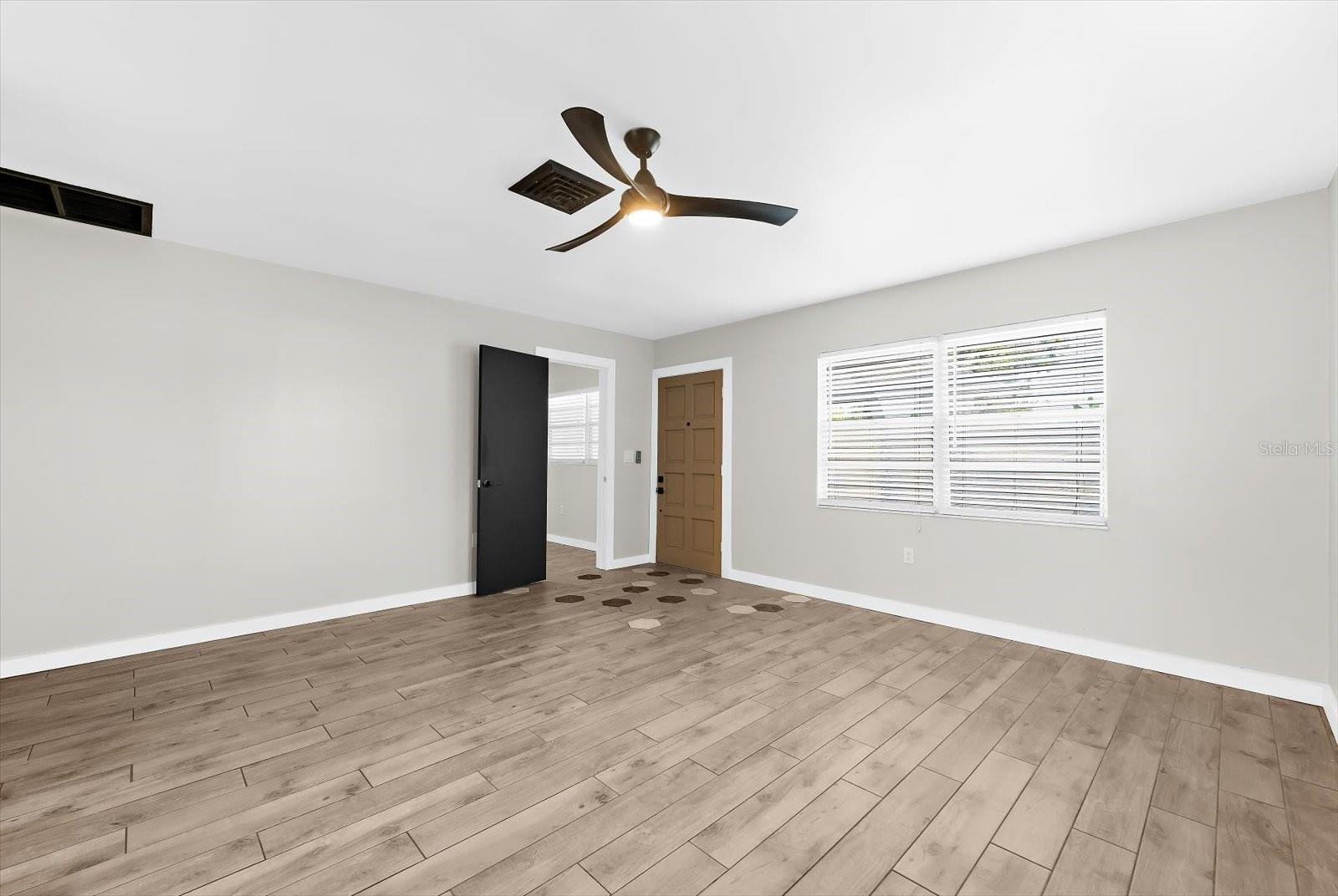 Image 7 of 58 For 904 66th Avenue W