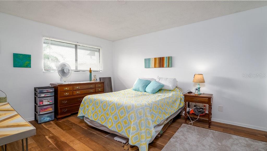 Image 11 of 29 For 6033 34th Street W 94