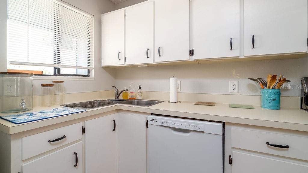 Image 26 of 29 For 6033 34th Street W 94