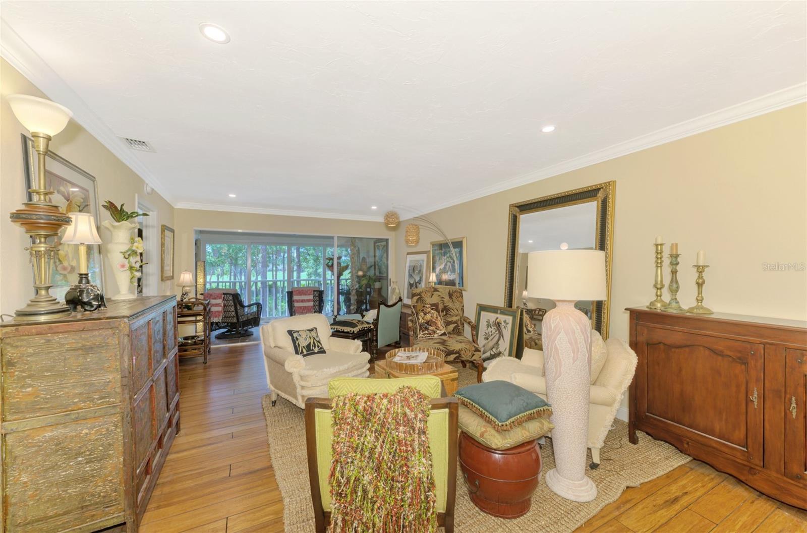 Image 12 of 53 For 4489 Longmeadow  74
