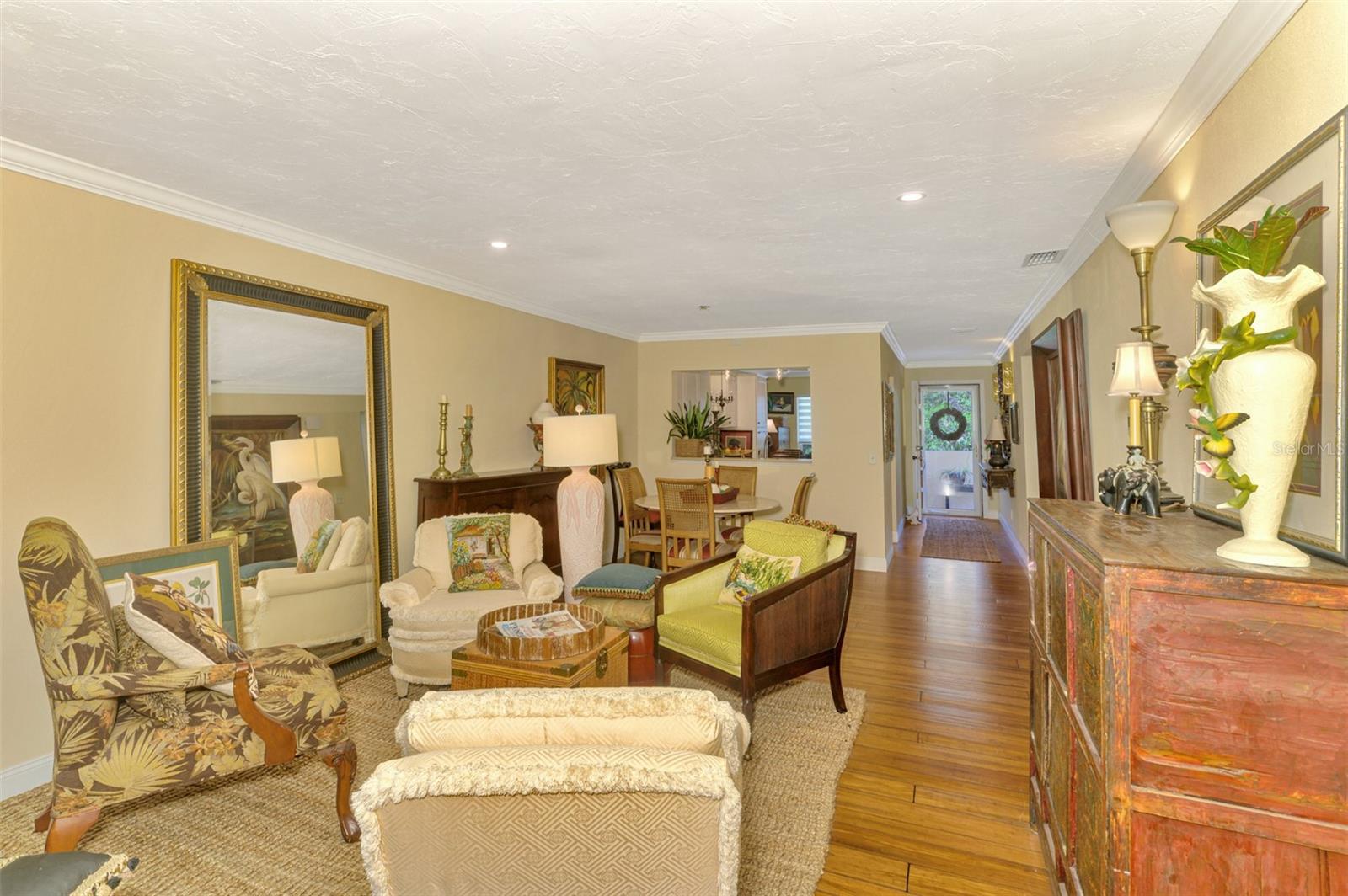 Image 15 of 53 For 4489 Longmeadow  74