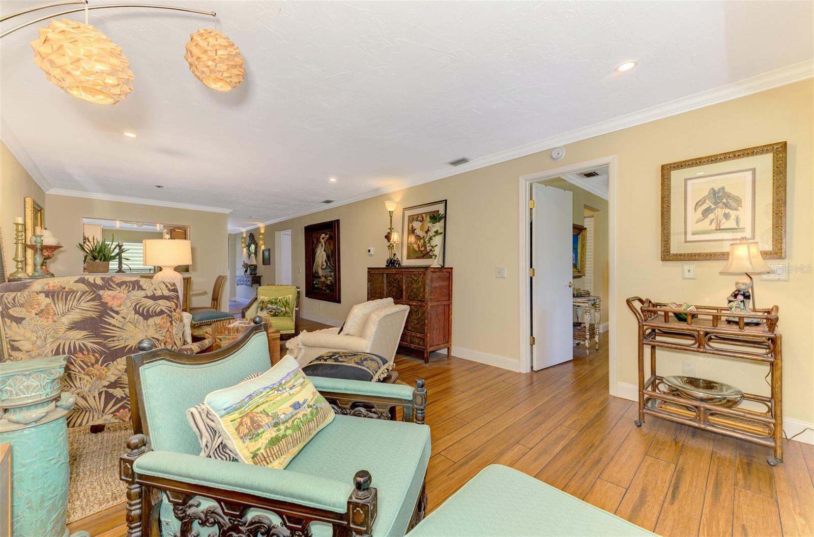 Image 22 of 53 For 4489 Longmeadow  74