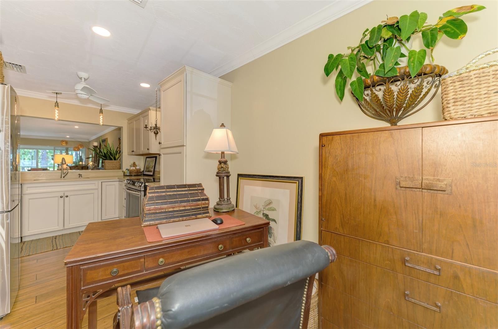 Image 28 of 53 For 4489 Longmeadow  74