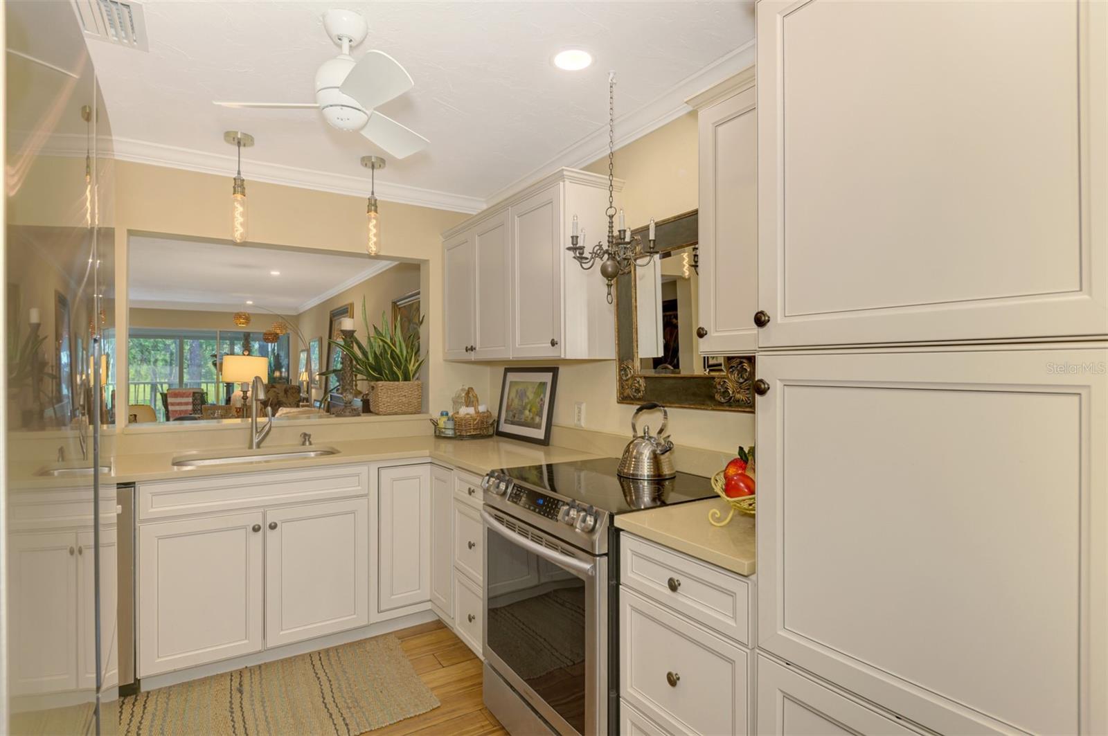 Image 29 of 53 For 4489 Longmeadow  74
