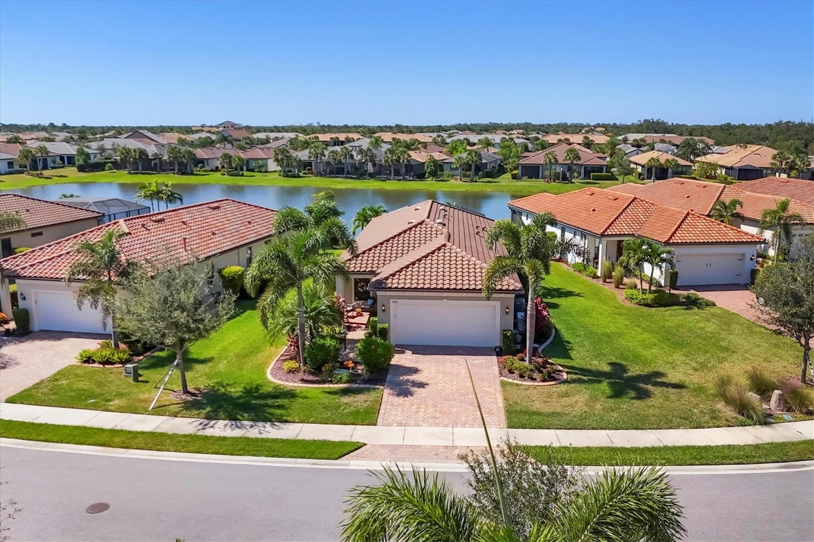 Image 47 of 78 For 6918 Hanover Court