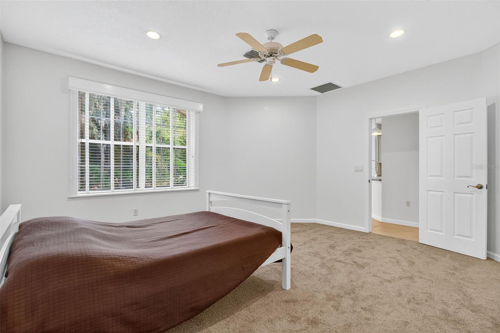 Image 15 of 38 For 625 137th Street Ne