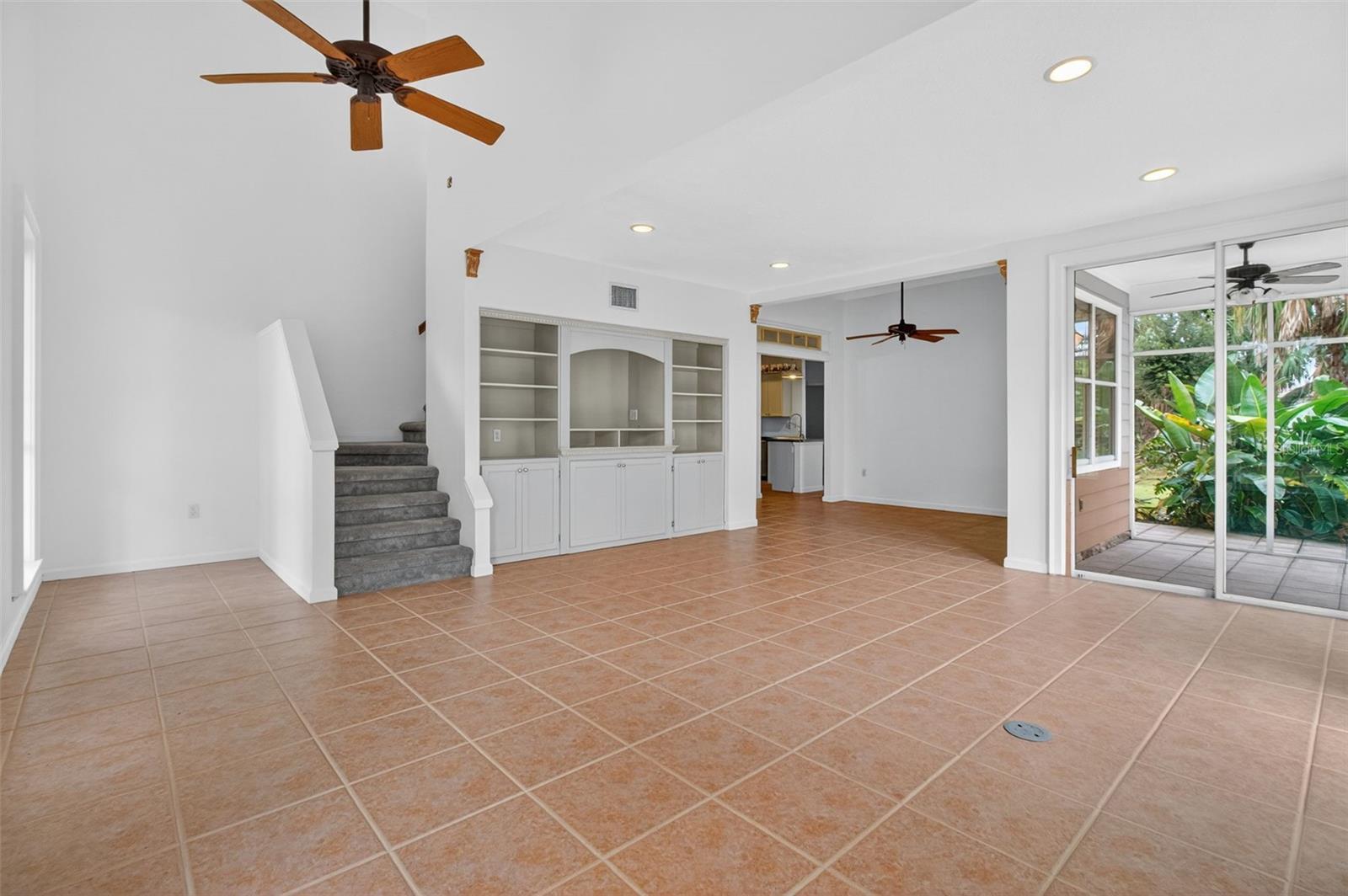 Image 5 of 38 For 625 137th Street Ne