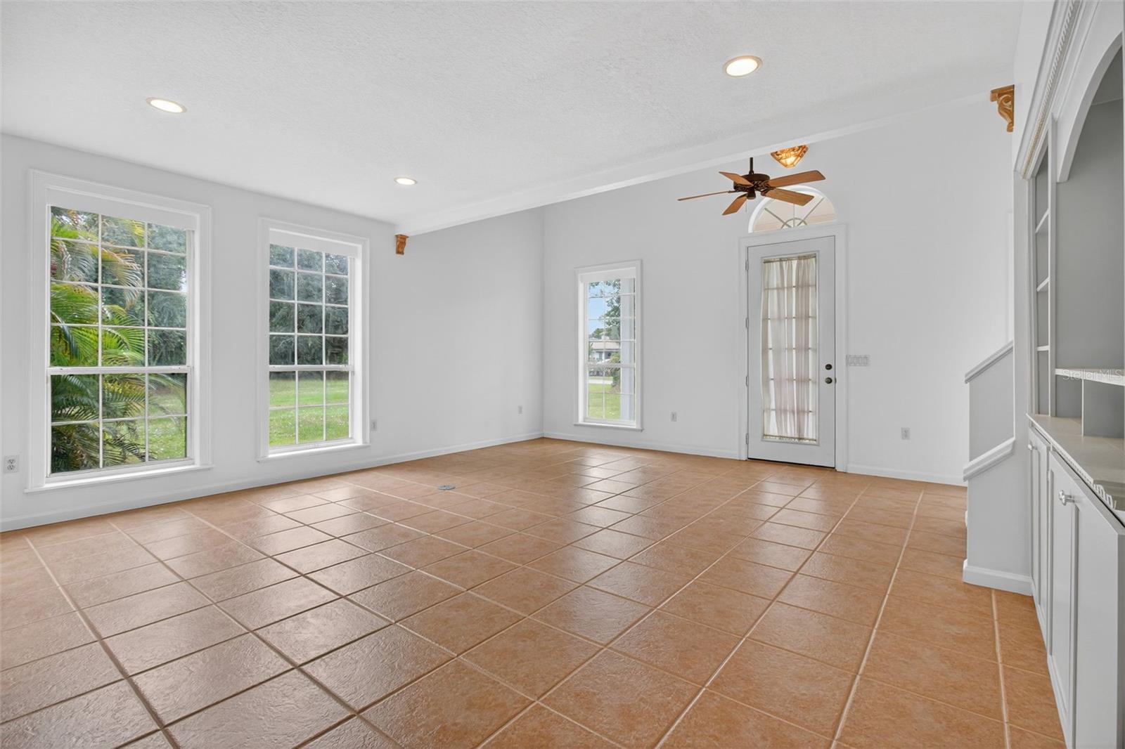 Image 6 of 38 For 625 137th Street Ne