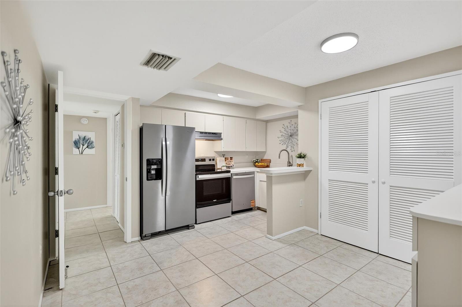 Image 13 of 36 For 2121 Wood Street 226