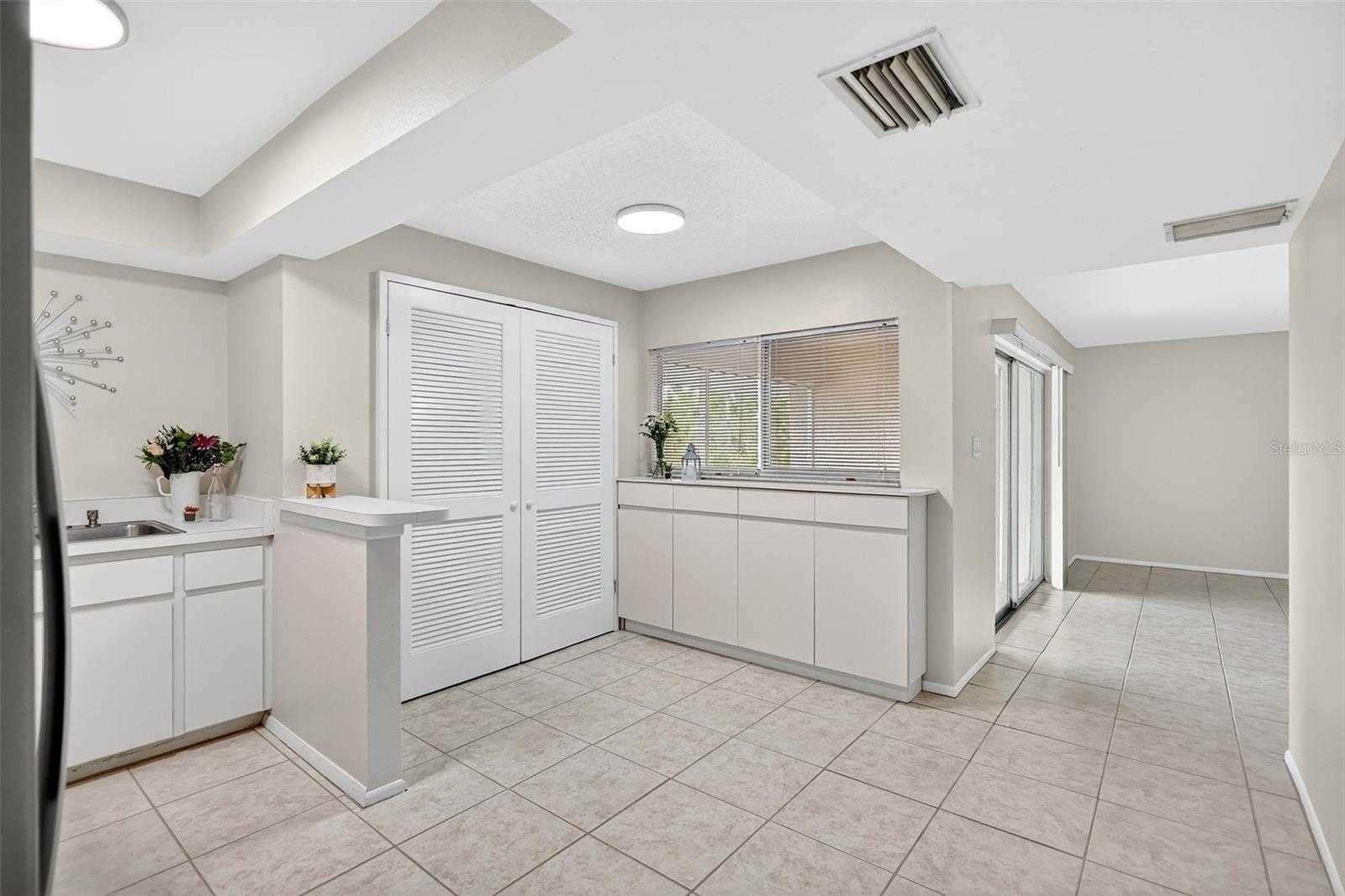 Image 14 of 36 For 2121 Wood Street 226