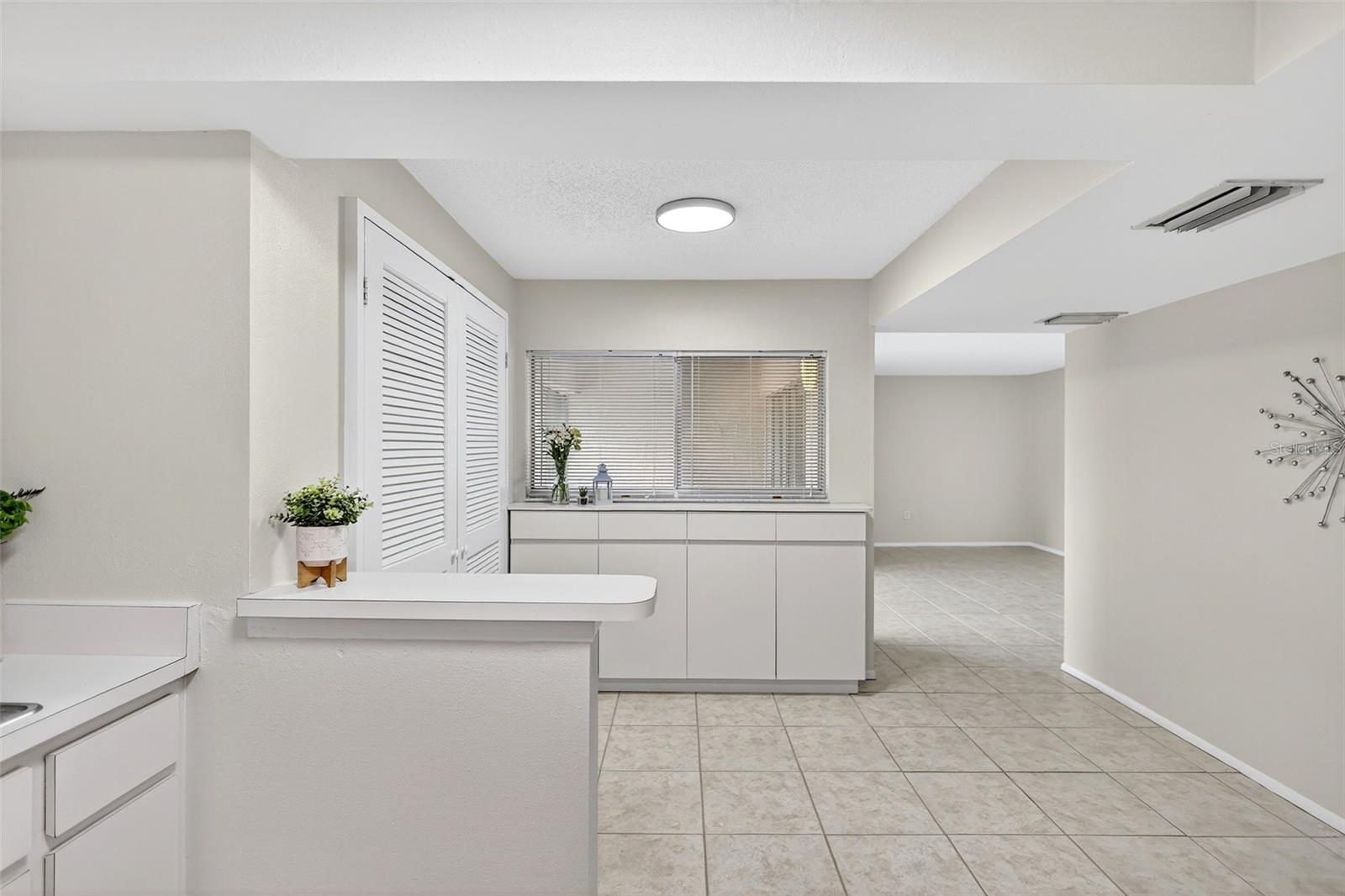 Image 20 of 36 For 2121 Wood Street 226