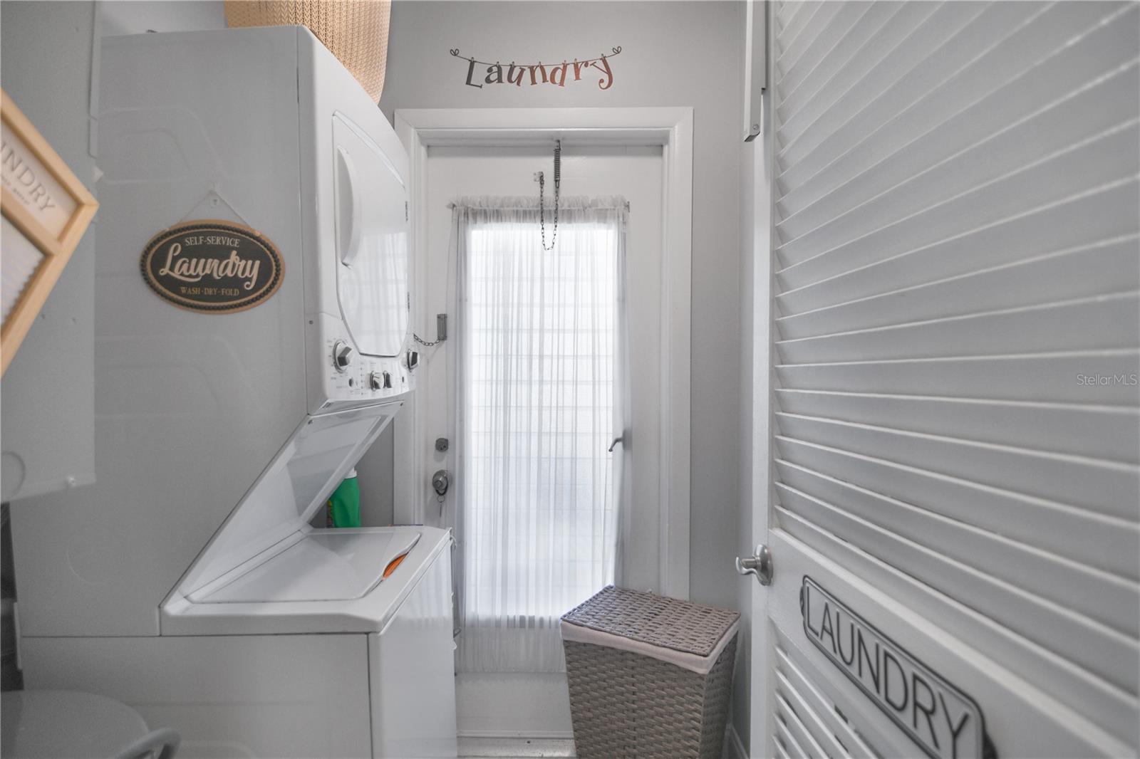 Image 24 of 31 For 1864 Sunny Drive F24