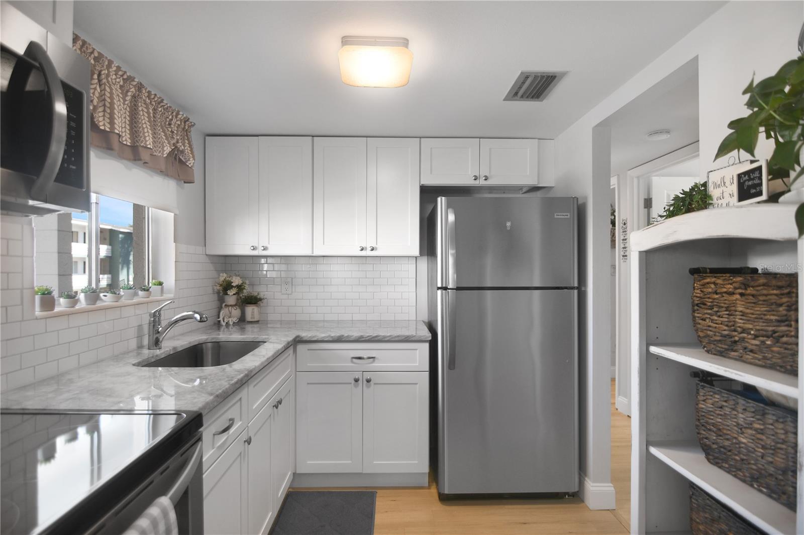 Image 8 of 31 For 1864 Sunny Drive F24