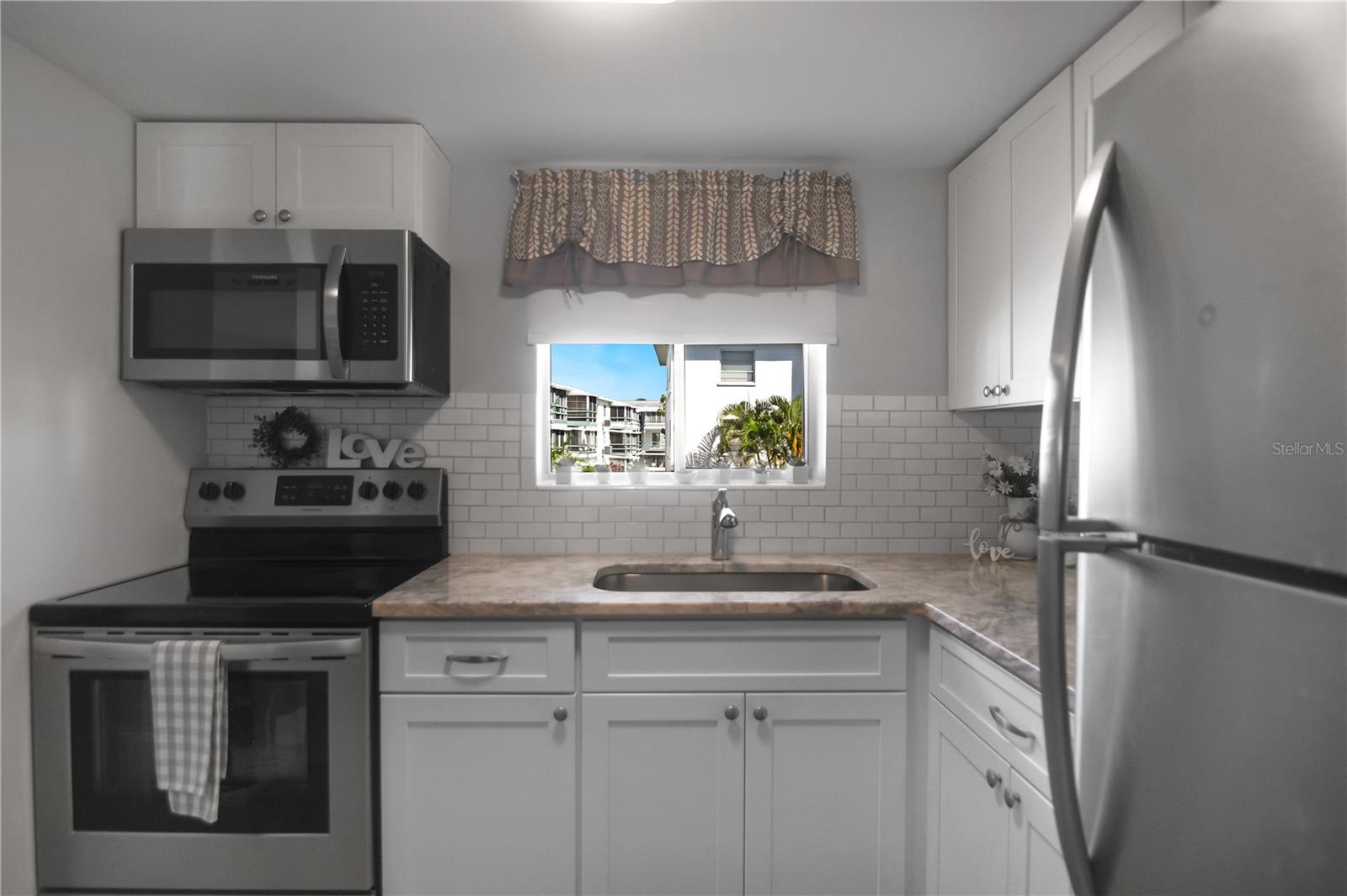 Image 9 of 31 For 1864 Sunny Drive F24