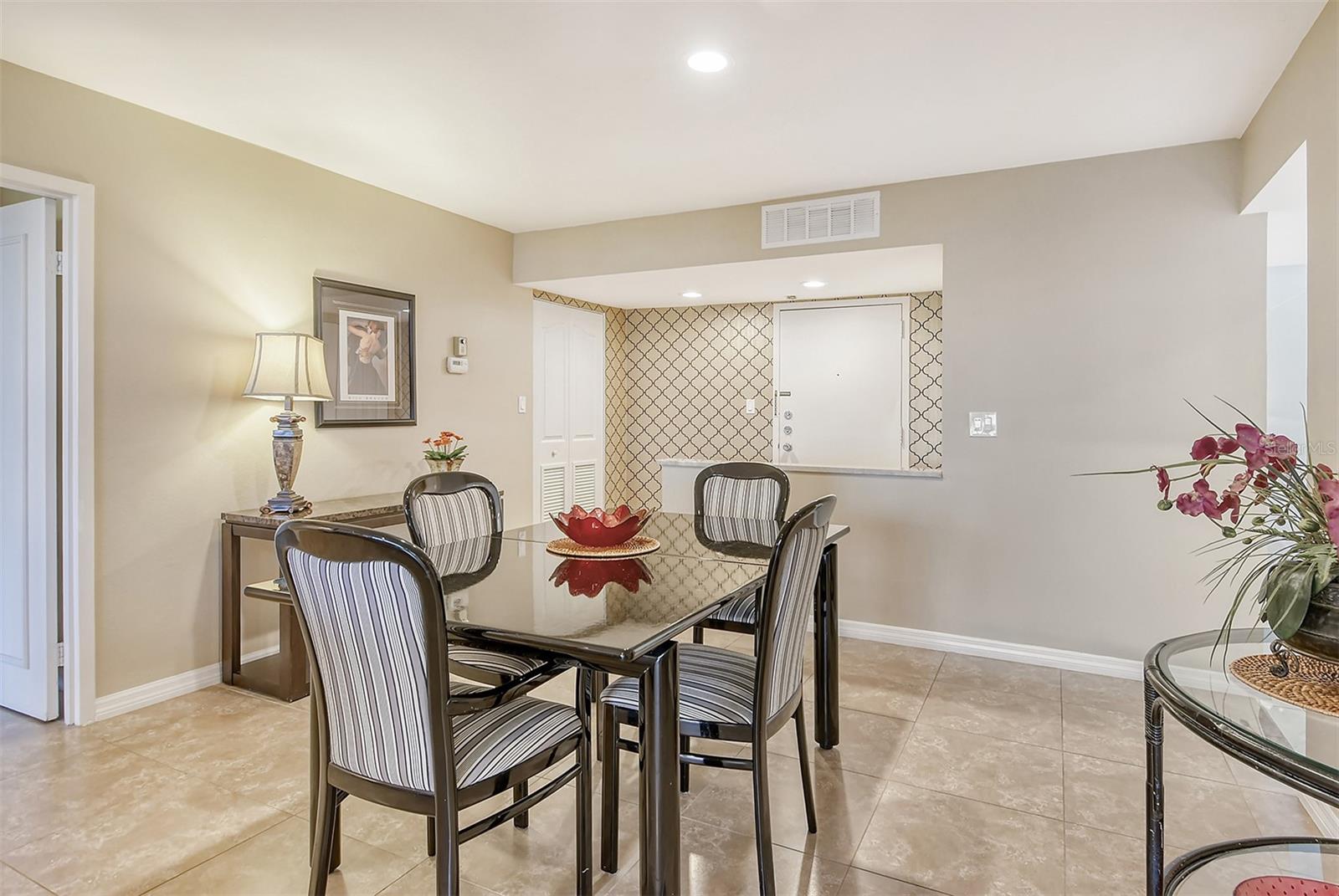 Image 12 of 88 For 1125 Peppertree Drive 706