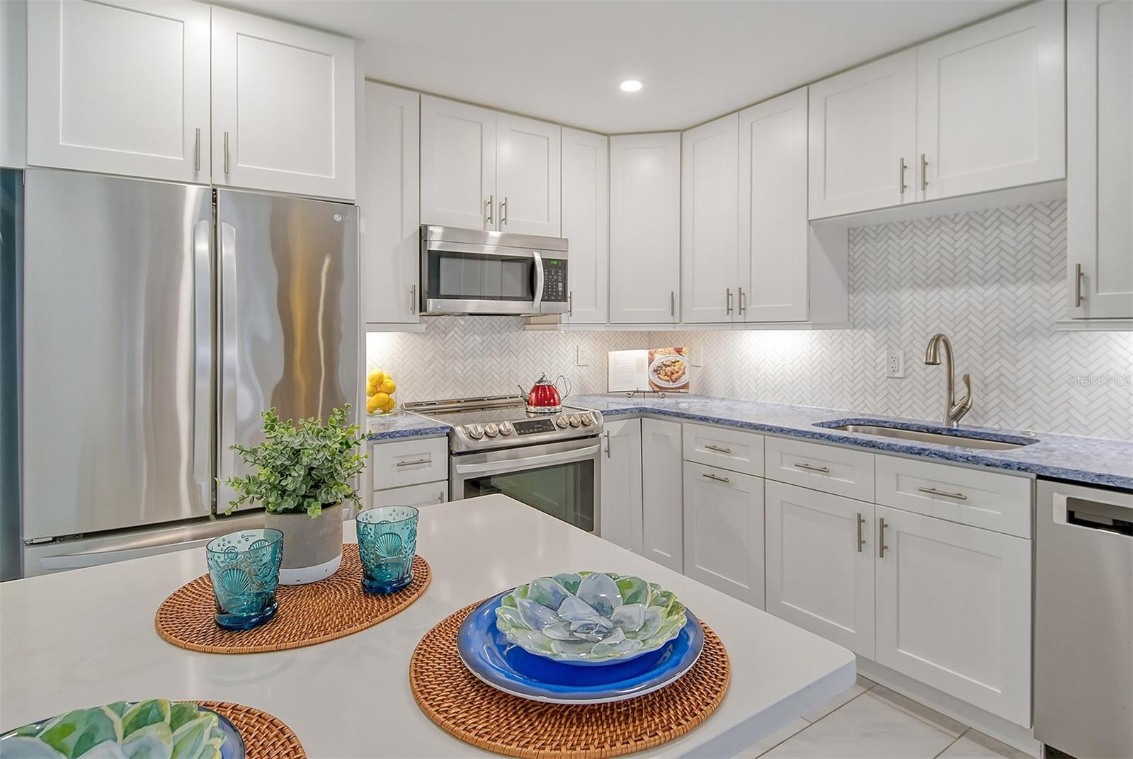 Image 15 of 88 For 1125 Peppertree Drive 706