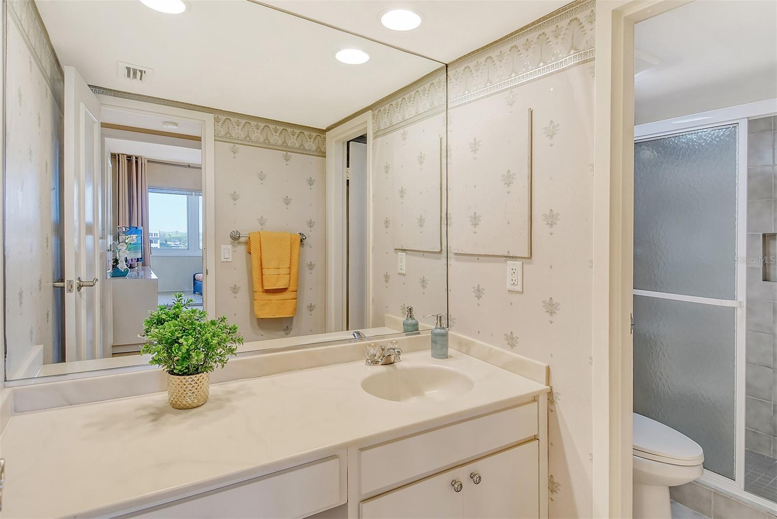 Image 23 of 88 For 1125 Peppertree Drive 706
