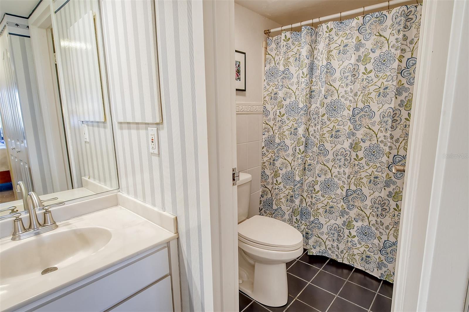 Image 32 of 88 For 1125 Peppertree Drive 706