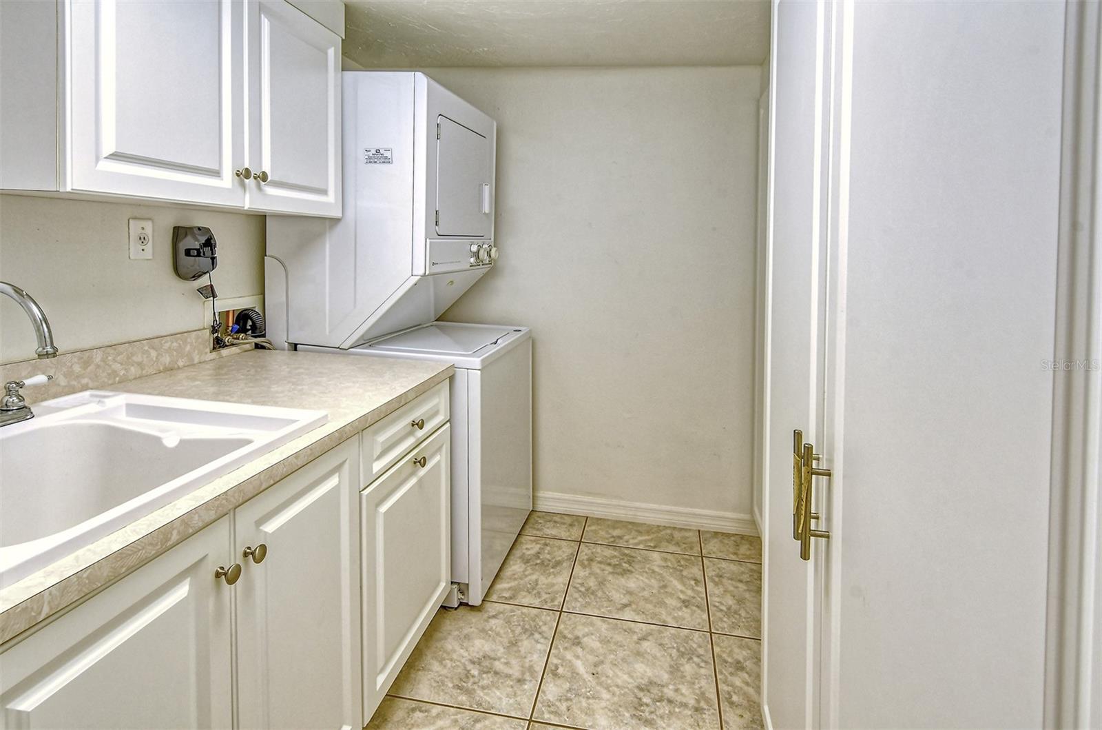 Image 33 of 88 For 1125 Peppertree Drive 706