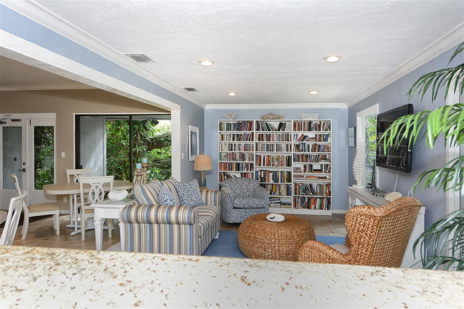 Image 70 of 88 For 1125 Peppertree Drive 706