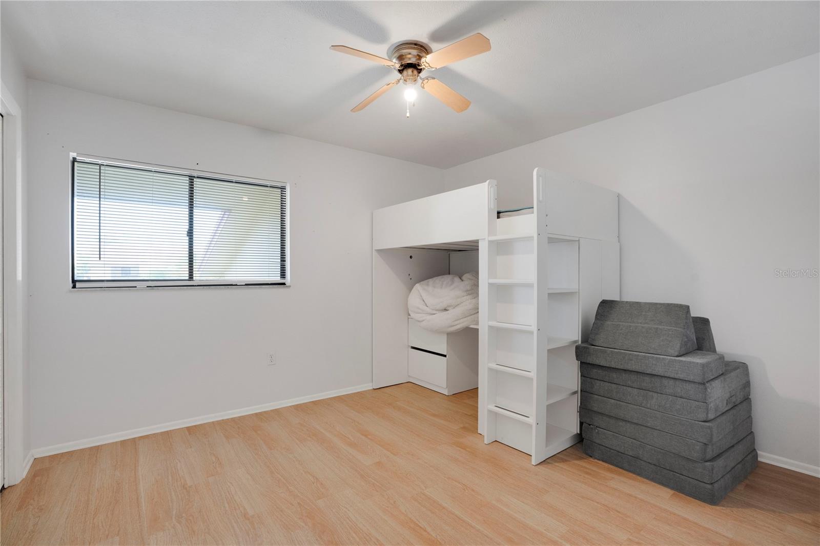 Image 21 of 31 For 2415 Bayshore Gardens Parkway 8