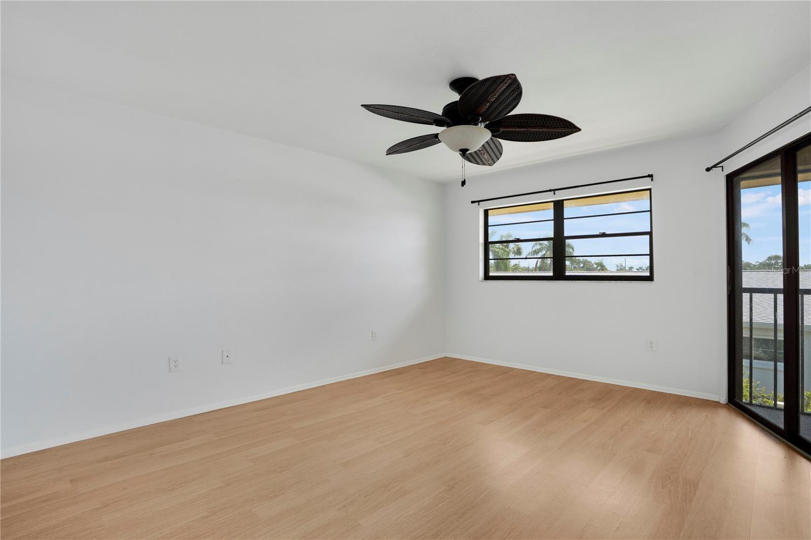 Image 23 of 31 For 2415 Bayshore Gardens Parkway 8