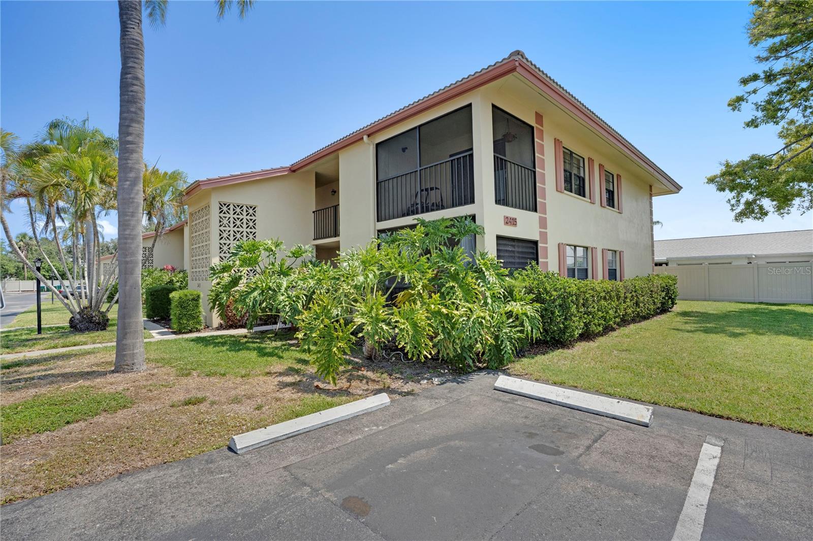 Image 30 of 31 For 2415 Bayshore Gardens Parkway 8