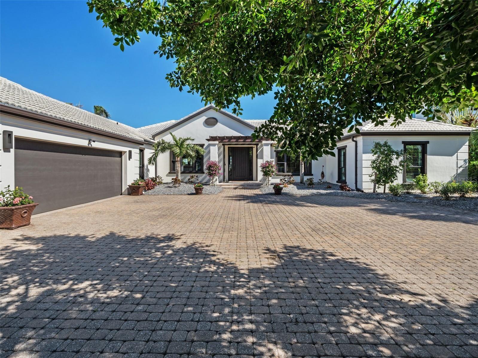 Image 3 of 68 For 355 Royal Flamingo Drive