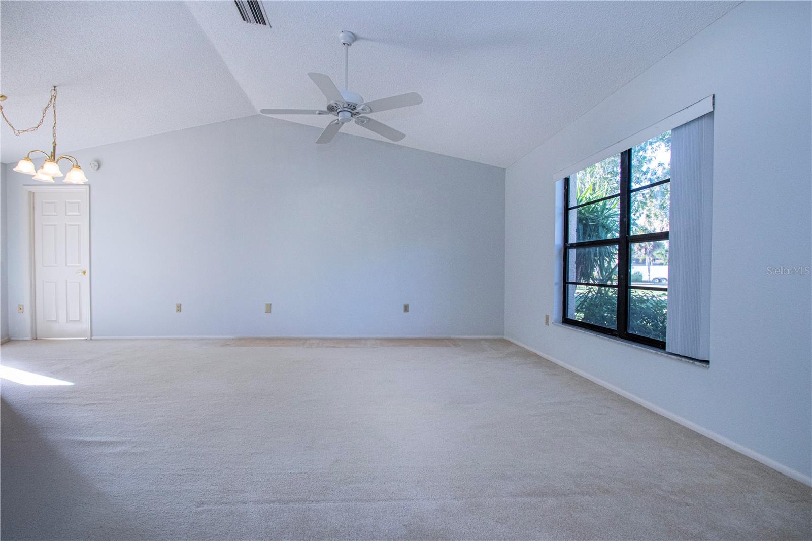 Image 6 of 66 For 3815 Kingston Boulevard