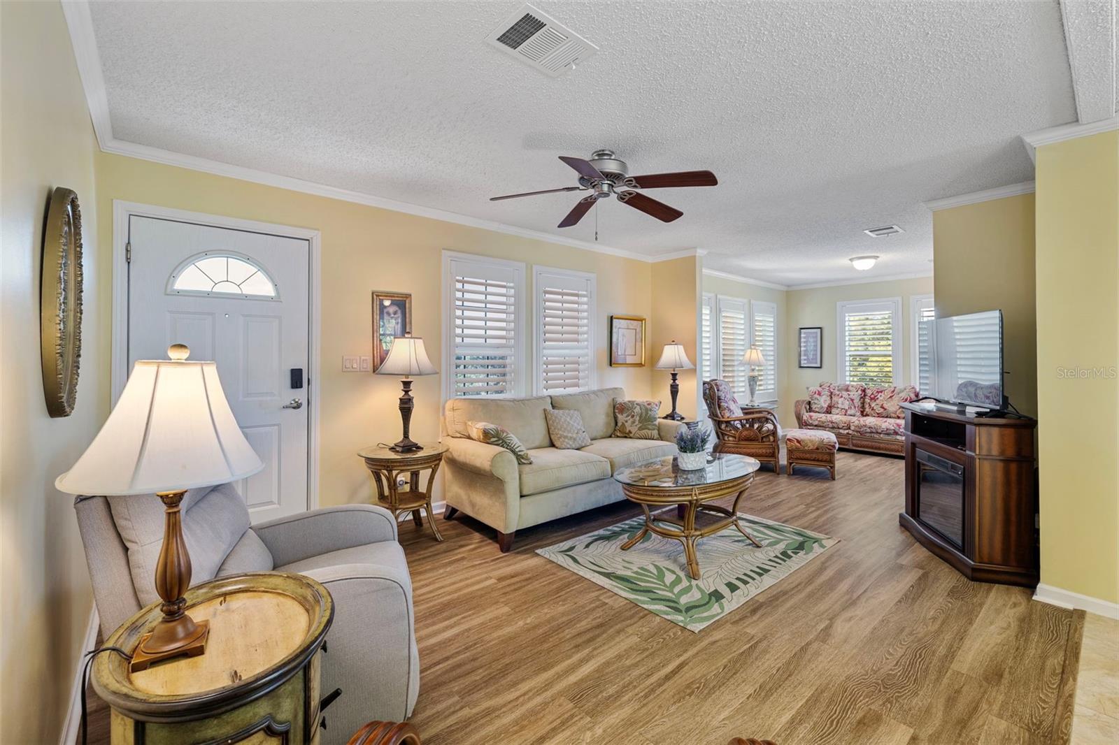 Image 12 of 34 For 4300 Riverside Drive 108