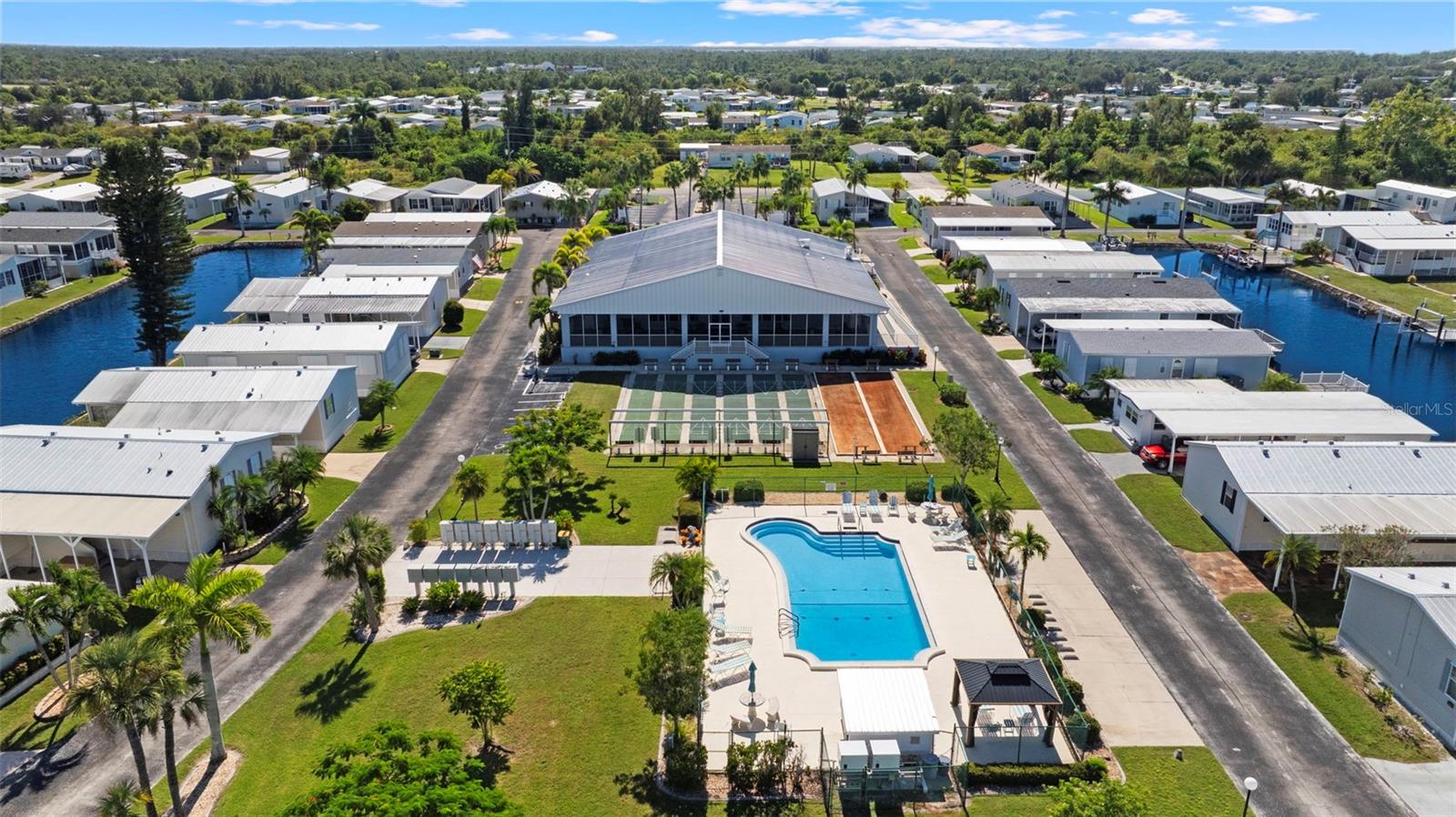 Image 21 of 34 For 4300 Riverside Drive 108