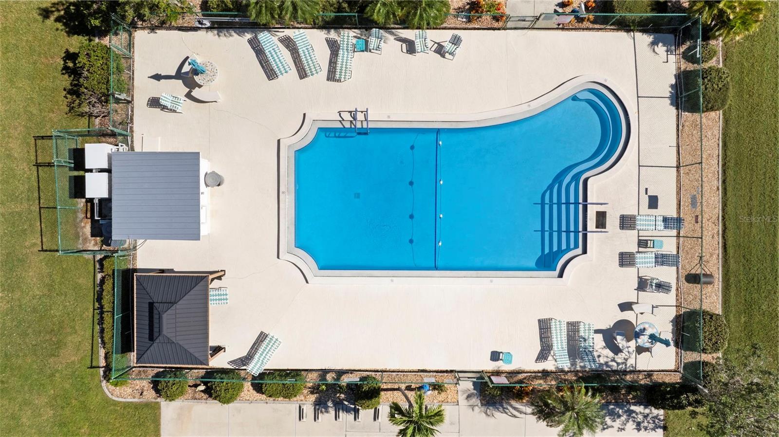 Image 22 of 34 For 4300 Riverside Drive 108