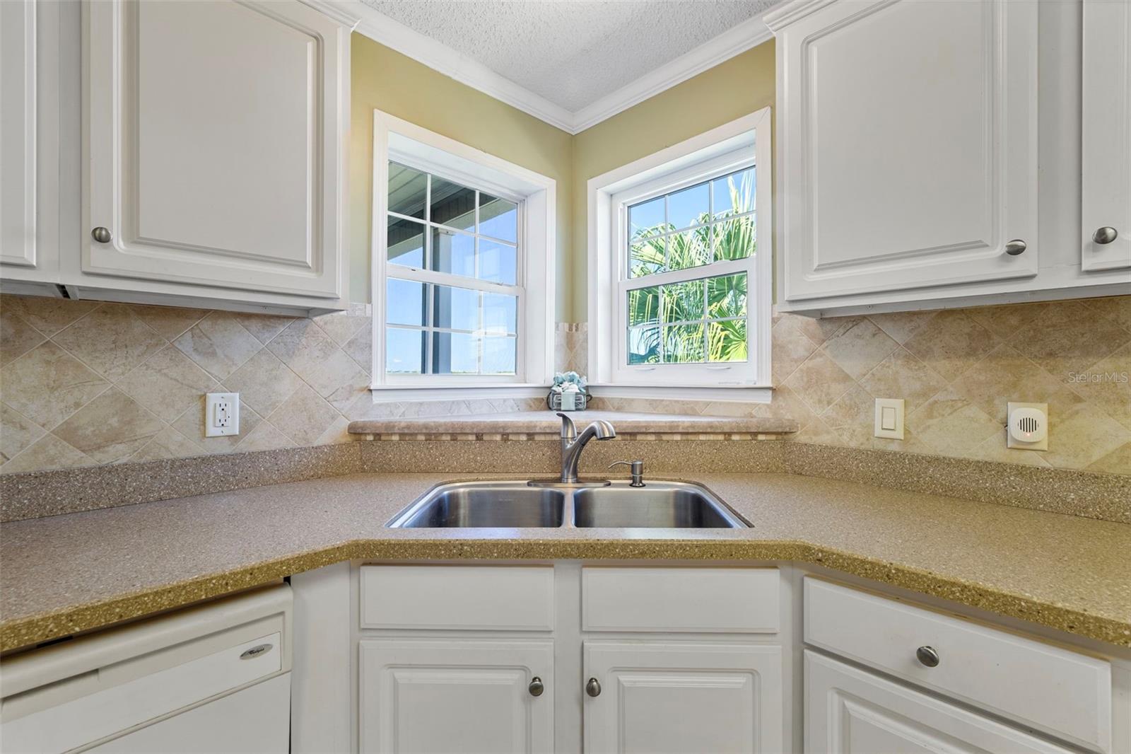 Image 30 of 34 For 4300 Riverside Drive 108