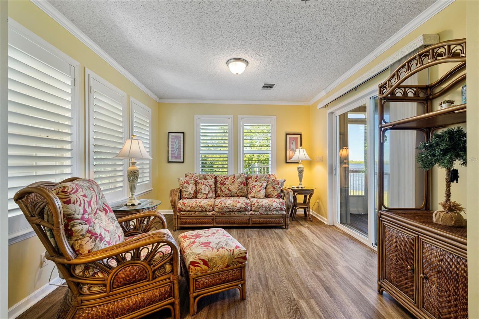 Image 33 of 34 For 4300 Riverside Drive 108