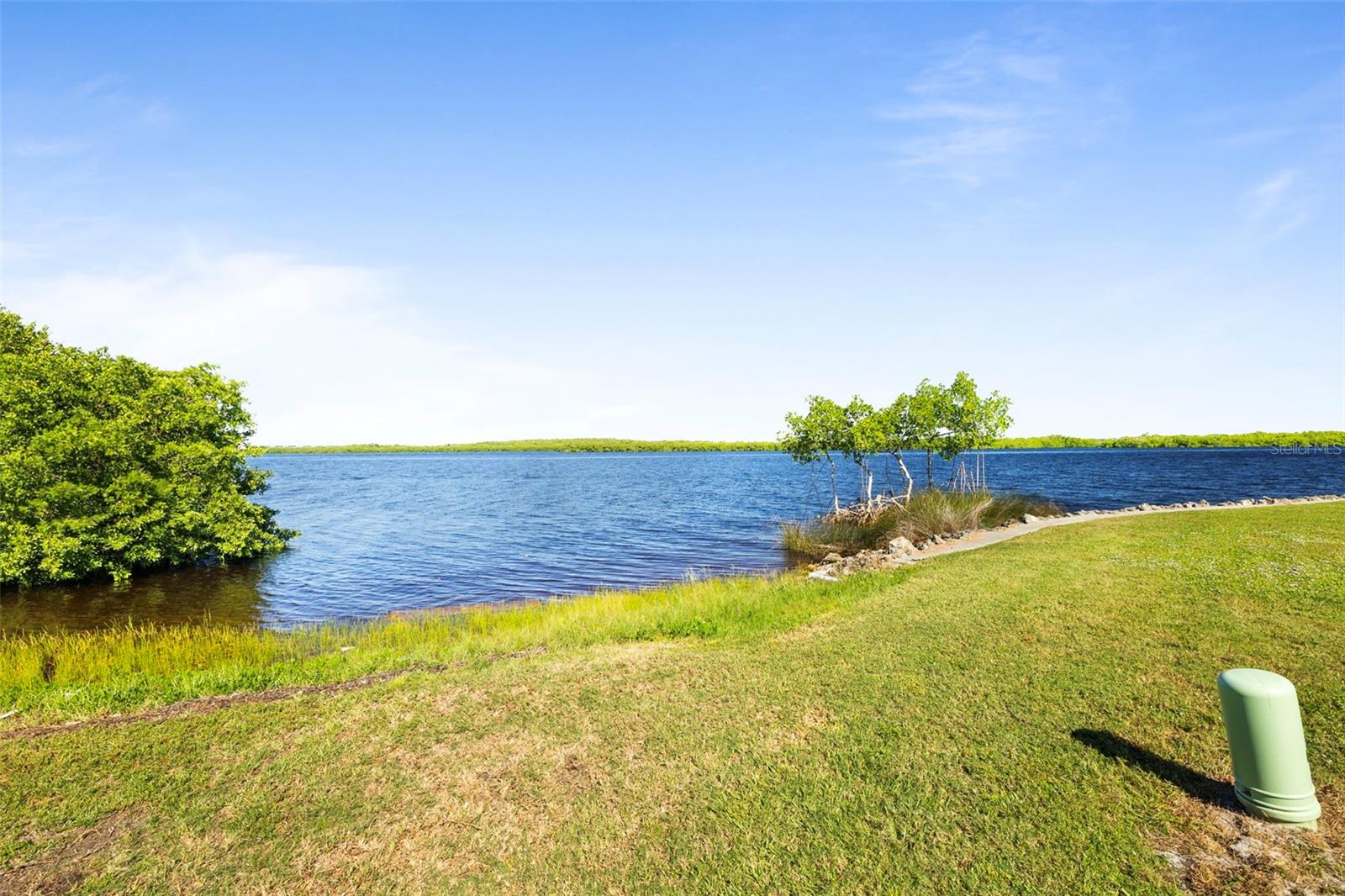 Image 4 of 34 For 4300 Riverside Drive 108