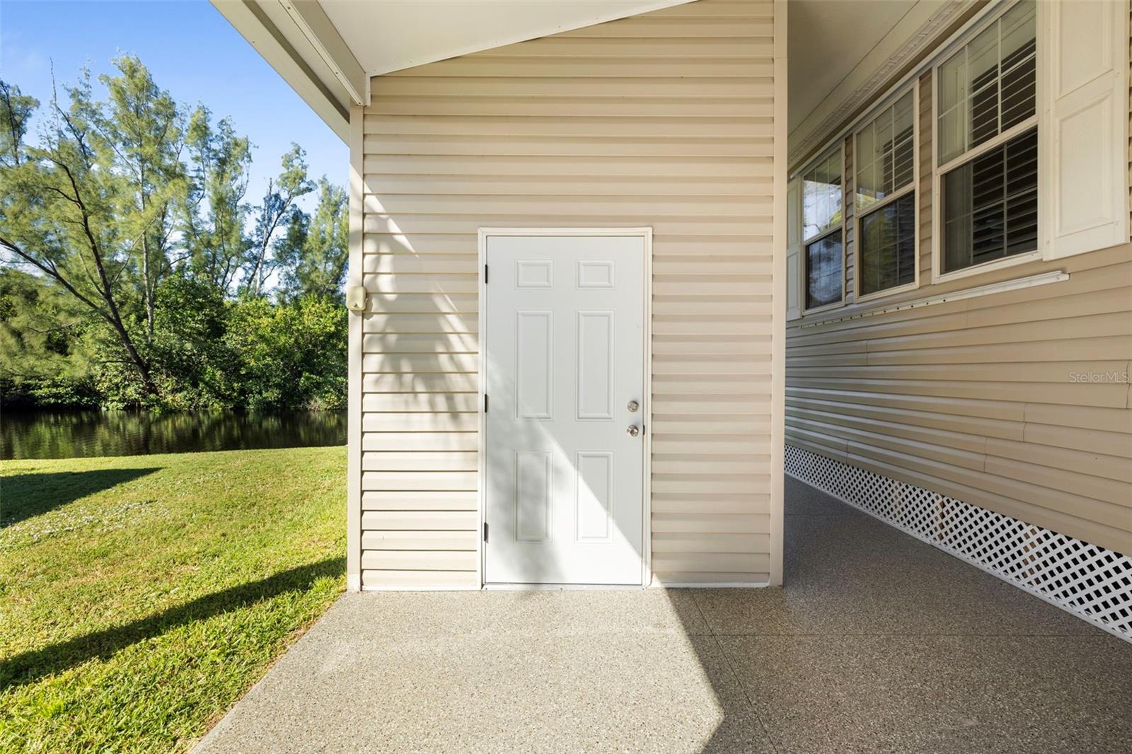 Image 9 of 34 For 4300 Riverside Drive 108