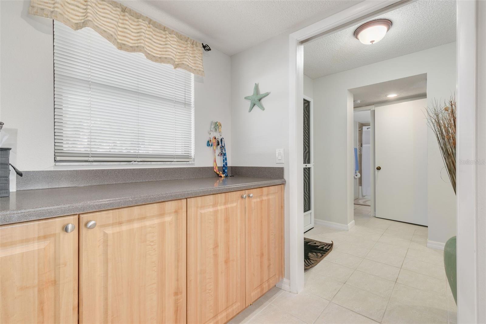 Image 13 of 54 For 8701 Midnight Pass Road 106a