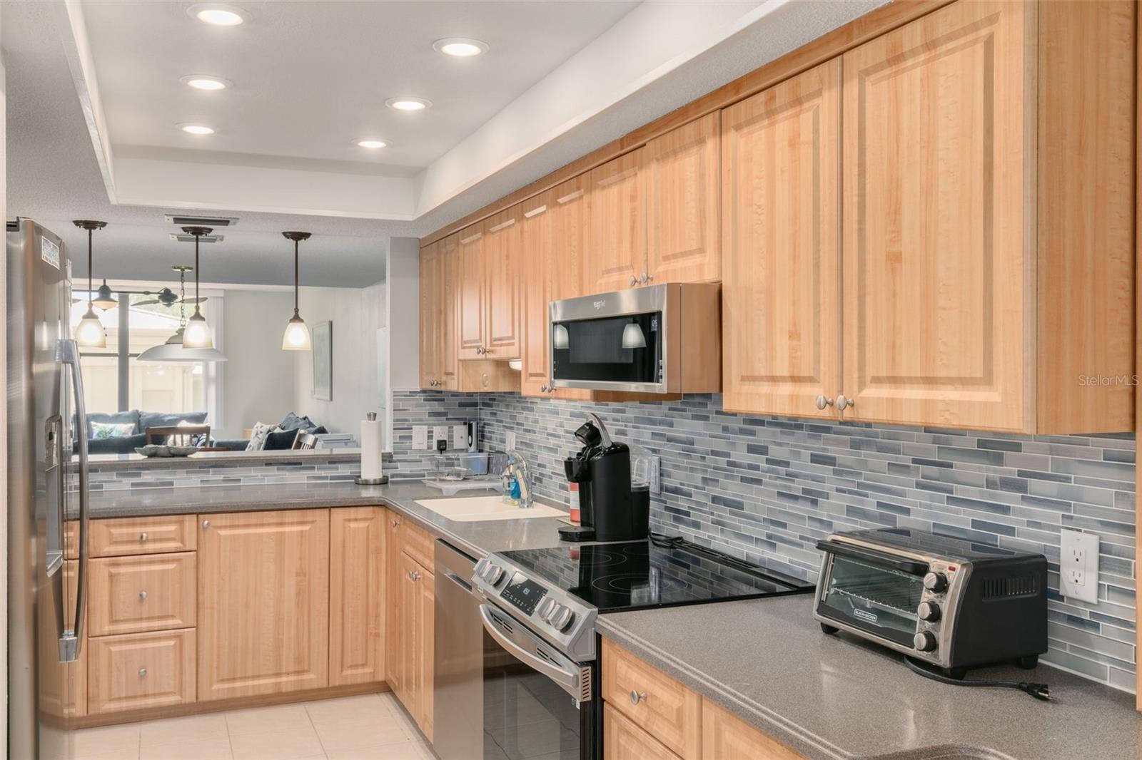 Image 14 of 54 For 8701 Midnight Pass Road 106a