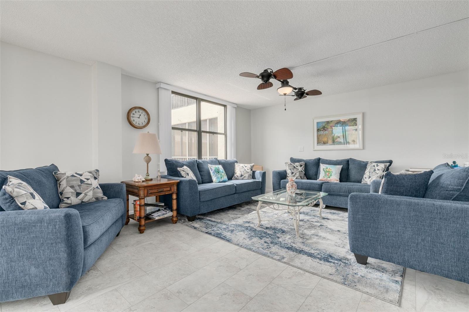 Image 19 of 54 For 8701 Midnight Pass Road 106a